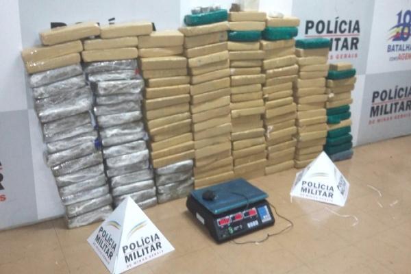 PM apreende mais de 200 kg de drogas no bairro Funcionários, em Contagem