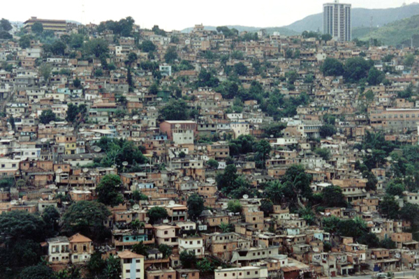 Moradores de favelas movimentam R$ 68,6 bilhões por ano