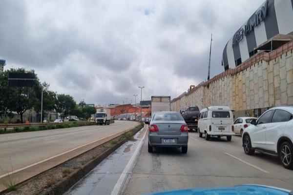 Obras na Via Expressa causam congestionamentos diários