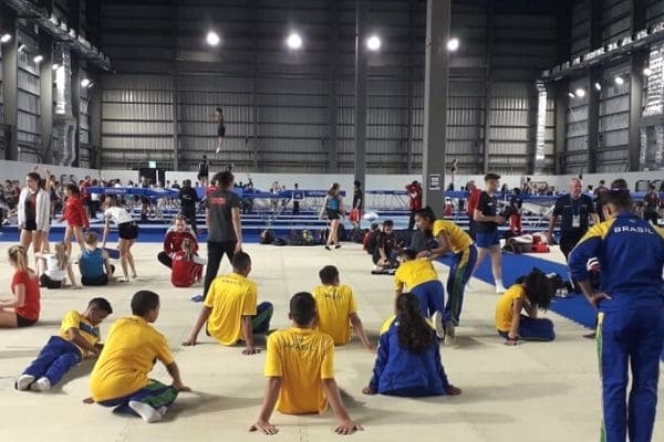 Atletas de Contagem disputam Campeonato Mundial de Ginástica de Trampolim