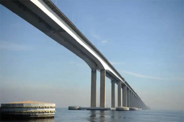 Ponte Rio-Niterói completa 50 anos de travessias 