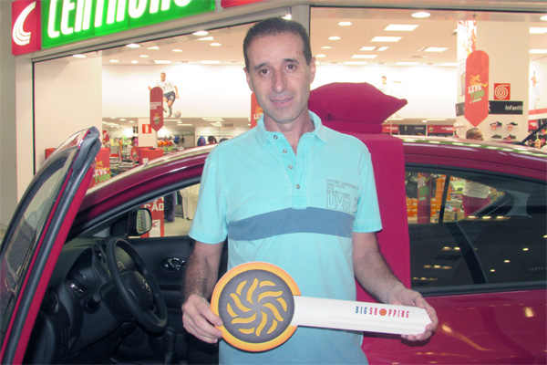 Big Shopping premia cliente com um Nissan Versa 0km