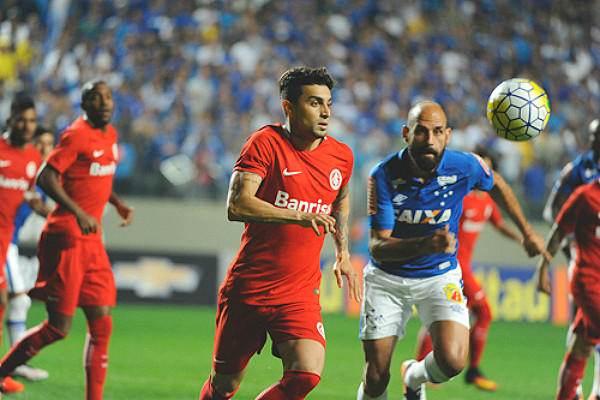 Cruzeiro vence o Internacional e busca recuperação no Brasileirão