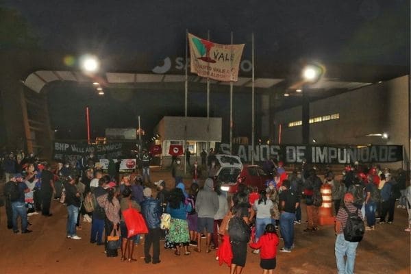 MST ocupa Samarco em protesto pelos seis anos da tragédia de Mariana