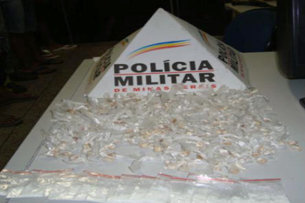 PM apreende drogas em operação  no Conjunto Colúmbia