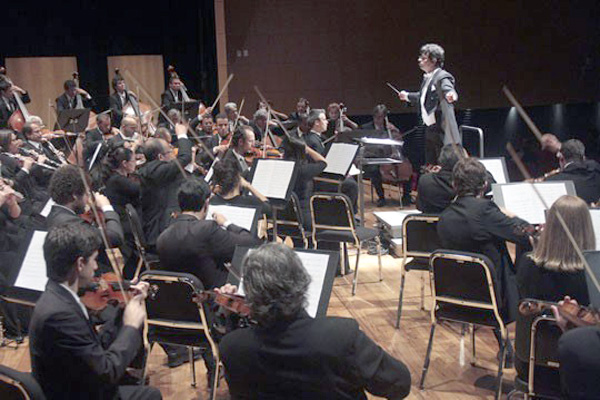 Orquestra Sinfônica faz apresentações a preços populares 
