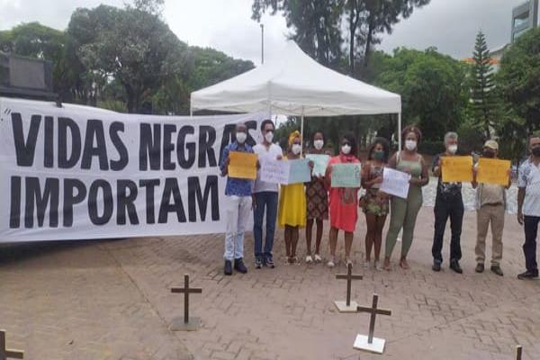 Protesto Vidas Negras Importam, em Contagem, repudia racismo estrutural 