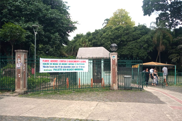 Boi Rosado Ambiental faz doação de mudas no Parque Municipal BH