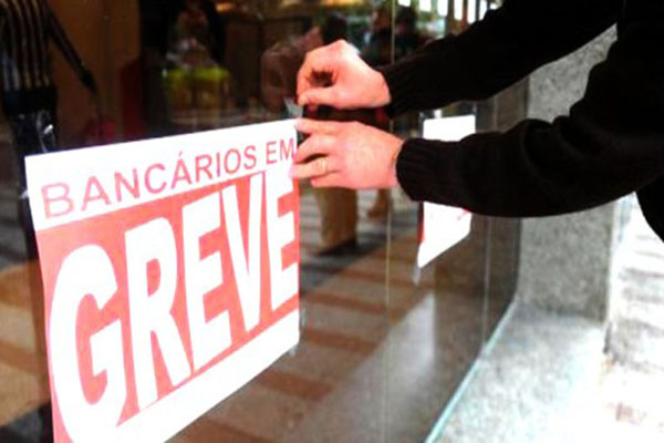 Em nova proposta, Febraban oferece reajuste de 7%; bancários pedem 14,78%