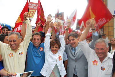 Pimentel vem a Contagem pedir a reeleição de Marília.