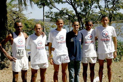 Mineiros participam da 12ª Meia Maratona Internacional do Rio de Janeiro.