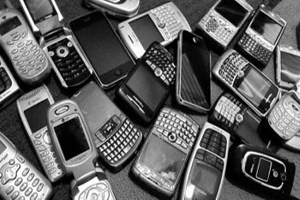 Anatel pode adiar início de bloqueio de celulares piratas