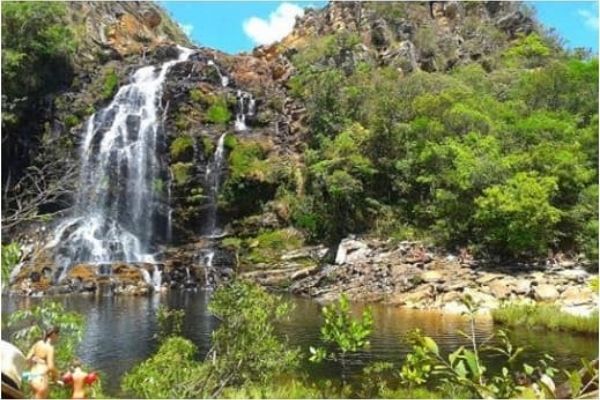 Cachoeira do Gavião é destino de caminhada ecológica