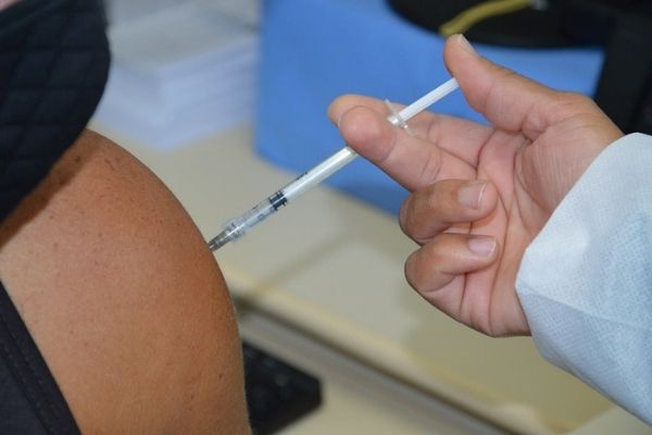 Contagem vacina pessoas com mais de 40 anos nesta semana