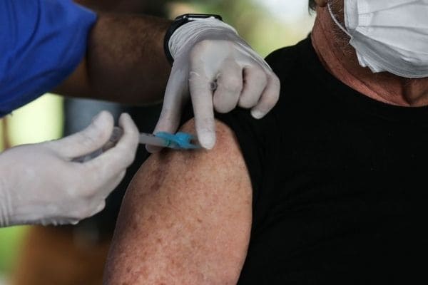 Vacinação contra a Covid-19 pode ter início na semana que vem no Brasil