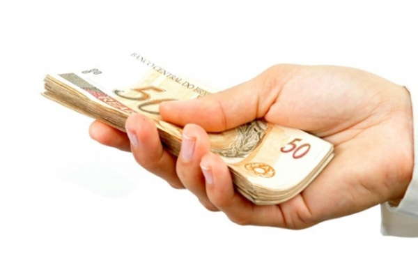 Governo propõe salário mínimo de R$ 854 para 2016