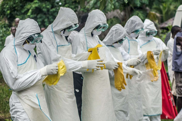 Cientistas identificam 53 medicamentos que podem conter disseminação do Ebola