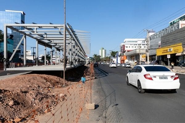 Obras do BRT na avenida João Cesar de Oliveira são retomadas