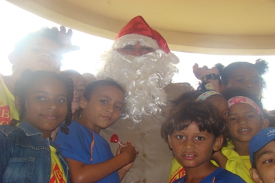 Papai Noel da PM faz a alegria das crianças