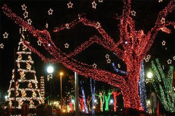 Iluminação de Natal estreia na sexta-feira, em Contagem