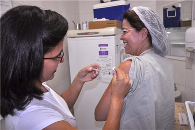 Contagem inicia campanha de vacinação contra gripe A