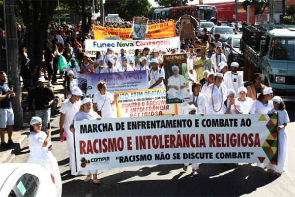 Marcha de Enfrentamento ao Racismo e Intolerância Religiosa, em Contagem