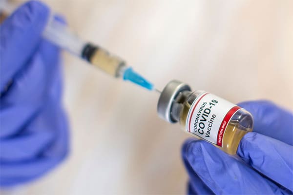 Ministério da Saúde coleta informações técnicas de cinco vacinas