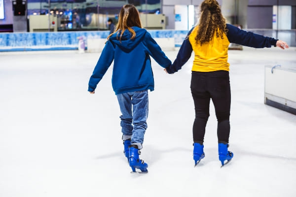Pista de patinação no gelo está na reta final, no ItaúPower