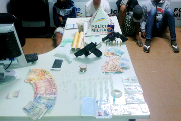 Suspeitos de roubar carro são presos com arma, munição, drogas e dinheiro