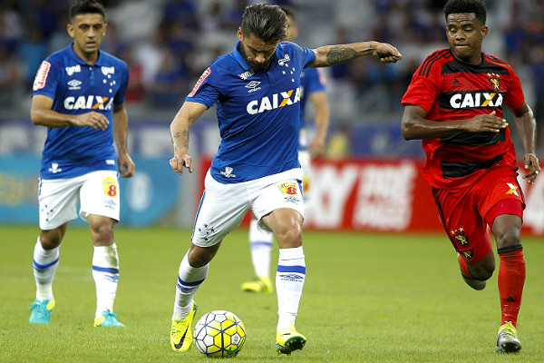 Após mais uma derrota, Cruzeiro volta com Mano Menezes