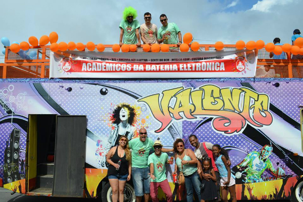 Música eletrônica no carnaval de Contagem
