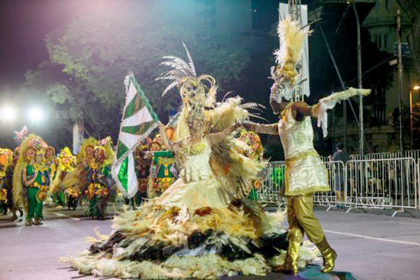 BH realiza desfile das escolas de samba, tradição de 80 anos