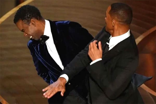 Will Smith dá tapa na cara de Chris Rock no Oscar
