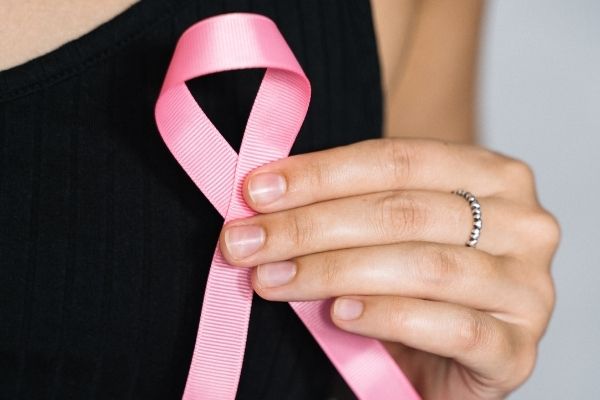 Praça da Glória recebe evento para conscientização sobre câncer de mama