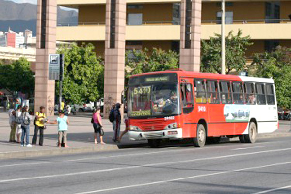 Tarifas de ônibus de BH aumentam