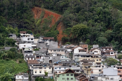 Dilma destina 780 milhões para municípios atingidos pela chuva