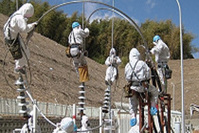 Técnicos de usina são internados por causa da radiação no Japão