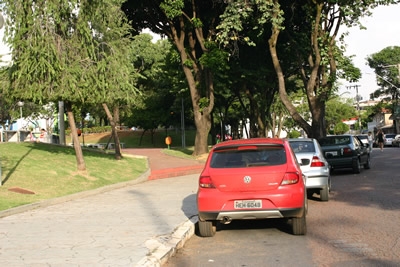 Transcon multa veículos na Praça da Glória