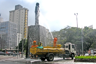 Tiradentes é homenageado na Avenida Afonso Pena