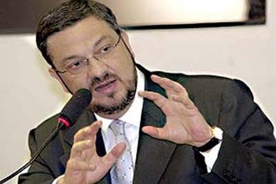 Ministro Antonio Palocci cai