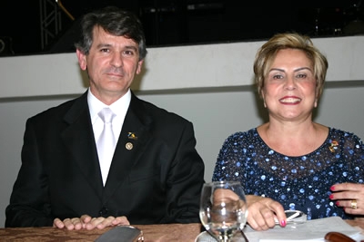 Rotary Club Contagem empossa a nova presidenta