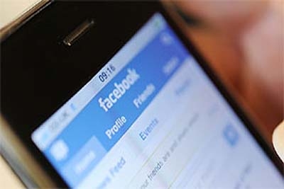 Britânico é condenado a prisão por incitar tumultos pelo Facebook
