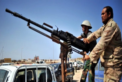 Rebeldes líbios pedem a aliados que mantenham apoio