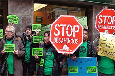 Espanhóis organizam barreiras contra ações de despejo