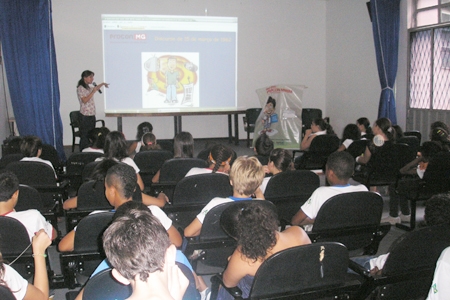 PROCON Contagem promove curso para professores da rede municipal