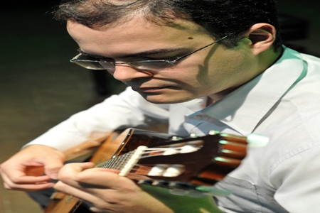 Recital de violão gratuito circula pelos centros culturais de Belo Horizonte