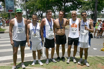 Atletas de Contagem participam da 9ª Volta Internacional da Pampulha.