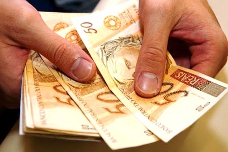 Salário mínimo será de R$ 678 a partir de janeiro