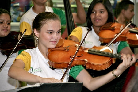 Três alunas da Orquestra Jovem de Contagem são aprovadas em escolas superiores de música