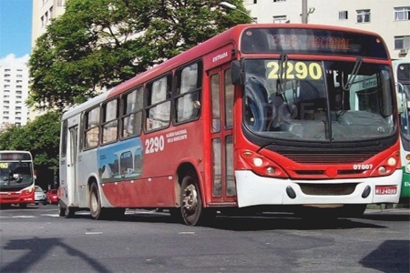 Ônibus da linha 2290 é incendiado no Bairro Jardim Alvorada/Contagem